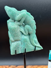 Load image into Gallery viewer, 8.25" Amazonite Skull with Lizard on Custom Stand Crystal Carving, Throat Chakra - The7directions
