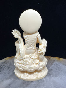 7.75" Palm nut carved Thousand hand Guan Yin w/ heart sutra XE42