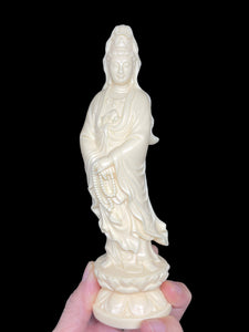 8" Carved Palm nut Goddess of Compassion Guan Yin F