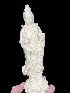 7 3/4" Carved Palm nut Goddess of Compassion Guan Yin B