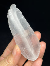 Load image into Gallery viewer, 86mm Selenite carved feather Z57
