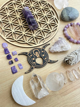 Load image into Gallery viewer, 29 piece lot Third eye Crown Chakra set of crystals and grid Z83
