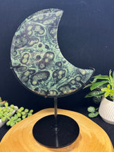 Load image into Gallery viewer, Kambaba Jasper Crescent Moon on Custom Stand | 9.5&quot; Display SZ92
