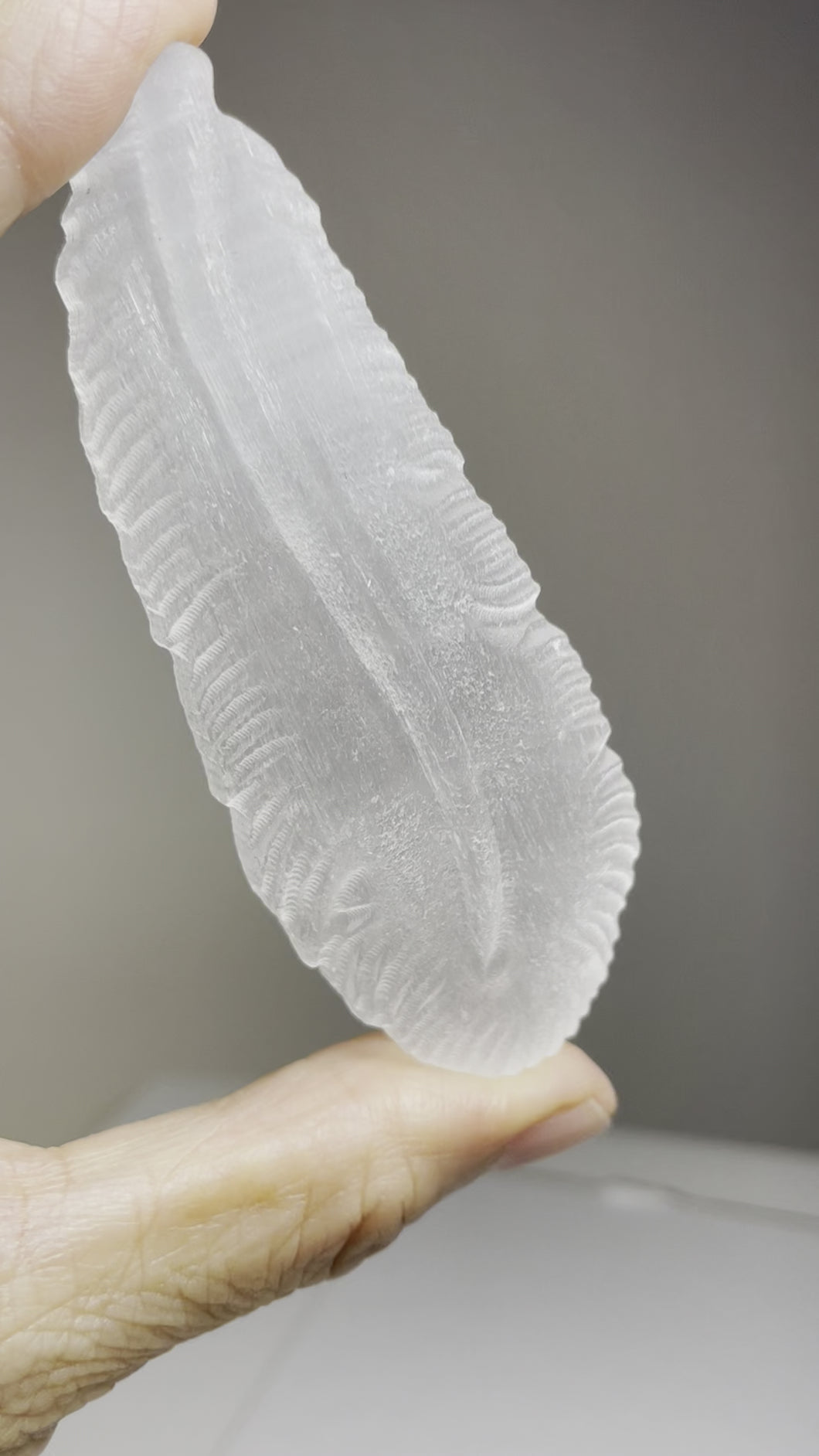 86mm Selenite carved feather Z57
