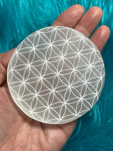 Load image into Gallery viewer, 3&quot; Selenite flower of life charging plate metaphysical vibrations- cleansing Z22
